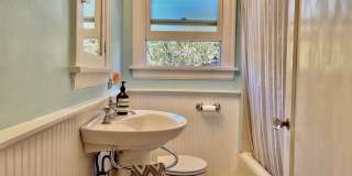 Immaculate and Updated Mid Century Home in Whittier Heights Gallery 10