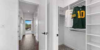 Luxury 3 Story Condo in Exclusive Titletown District Gallery 44