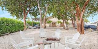 325 Calusa St Gallery 35