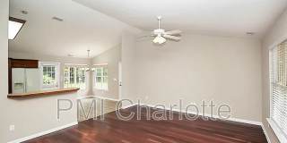 Room in 3 Bedroom Home at S Ridge Ave Gallery 23