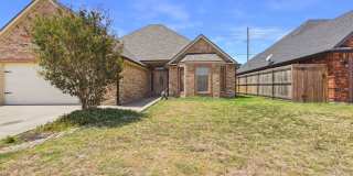 319 SW Coral Gallery 1