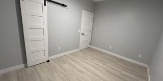 327 North Clarendon Avenue Gallery 12