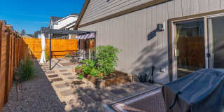 Furnished Spacious Home, Fully Equipped Kitchen, Garage Included Gallery 10