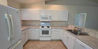 6135 Higgins Avenue Gallery 7