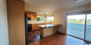 Bayview Condo 2 Bedrooms with Gas Fireplace  - S State St Gallery 17