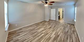 Beautiful 3 Bedroom 2 Bath Home With Storm Shelter in Mustang Schools Gallery 11