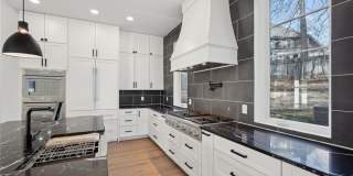 10365 Waters Road Gallery 12
