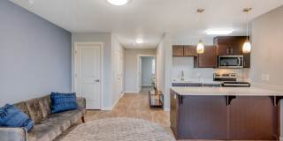 Queen Court Apartments Gallery 34