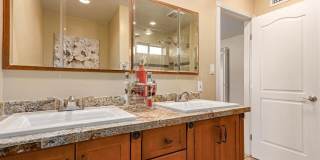 2705 W Summit Place Gallery 5