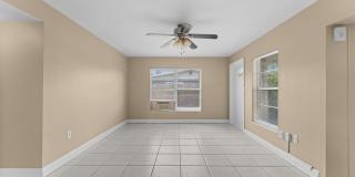 1833 Jackson Avenue Gallery 7