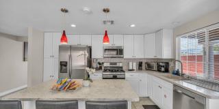 3 Bed FULLY FURNISHED Pool Home Gallery 1