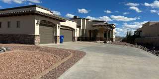 Stunning Luxury Home with Private Pool & Hot Tub! Gallery 1
