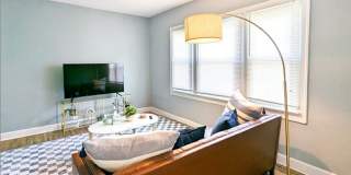 911 E 49th St Gallery 1