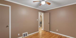 20254 Mackay Street Gallery 10