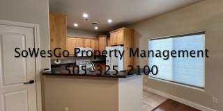 Gorgeous Townhome in Central Farmington with Three Bedroom Plus an Office Gallery 6
