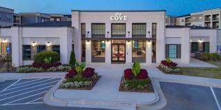 Cove at Covington Center - Apartments & Townhomes Gallery 7