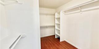 201 N Lincoln Gallery 17