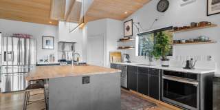 Westside Gem With Amazing Views Gallery 10