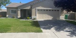 Double Diamond Ranch Style Home For Rent Gallery 1