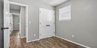 Charming 3 Bedroom Home with Spacious Backyard Gallery 22