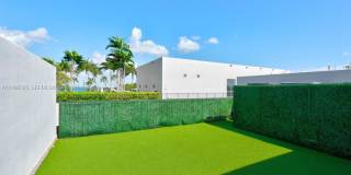 1000 Venetian Way Gallery 42