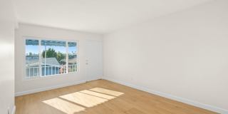 4423 Mississippi St — Fully renovated with designer finishes throughout! Gallery 27