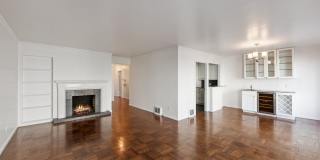 Stunning, Pet Friendly Edwardian 2BR Remodel in Prime location Gallery 6