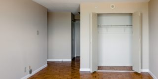 Hampton Plaza Gallery 19