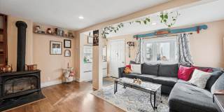 407 EMERALD Street Gallery 1