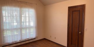 Save Hundreds Every Month – No Electric Bill! Solar-Powered Custom Home for Lease Yukon Public Schools! Gallery 15