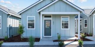 One bedroom cottage with office space | Available Now Gallery 1