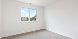 4 bedroom home in desirable neighborhood Gallery 21