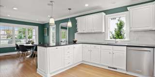 9 Grimes Road Gallery 16