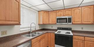 Must see 1st floor, end unit with lots of natural light in St Lucie Gardens. Gallery 9