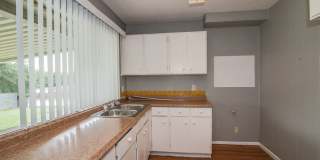 Cozy Remodeled House Near Downtown Gallery 8