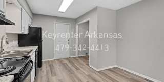 Cozy 2 Bedroom Duplex with Fireplace & Spacious Backyard! Gallery 15