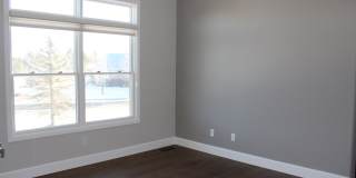 Gorgeous Three Bedroom Home in Windsor Gallery 8