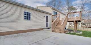2801 REIGN Street Gallery 22
