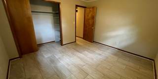 Duplex close to downtown Springdale, walking distance to fast food and medical Gallery 7
