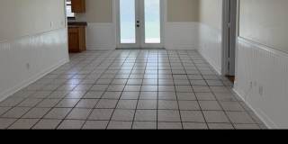 726 NE Lanfair Street Gallery 2