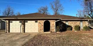 4bed/3bath Home Available for Rent in Central Norman!! Gallery 1