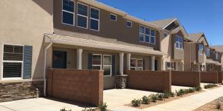 3 bed 2 bath Townhome for rent, small dog under 20 lbs allowed! Gallery 3