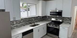 Charming 4-Bed Home with Bonus Room in Tampa! Landscaping/Utilities Included. Available Now!! Gallery 3