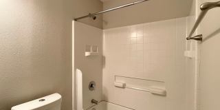 Pool Side Condo! Gallery 10