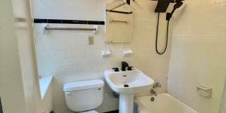 Charming 1 Bedroom, 1 Bathroom Courtyard Apartment in Downtown Savannah Gallery 25