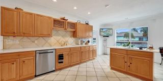 2889 NE 35th St Gallery 29