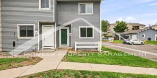 Lovely Townhome with Fenced Back Patio Area! Lovely Townhome with Fenced Back Patio Area! Gallery 1