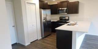 4Bd/2.5Ba Two Story Home - Available to View! Gallery 7