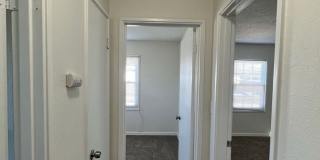 Spacious 2 Bed, 1.5 Bath Duplex Near Red Bridge Gallery 10