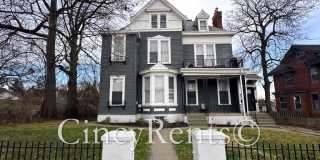 3225 Woodburn Ave Gallery 1